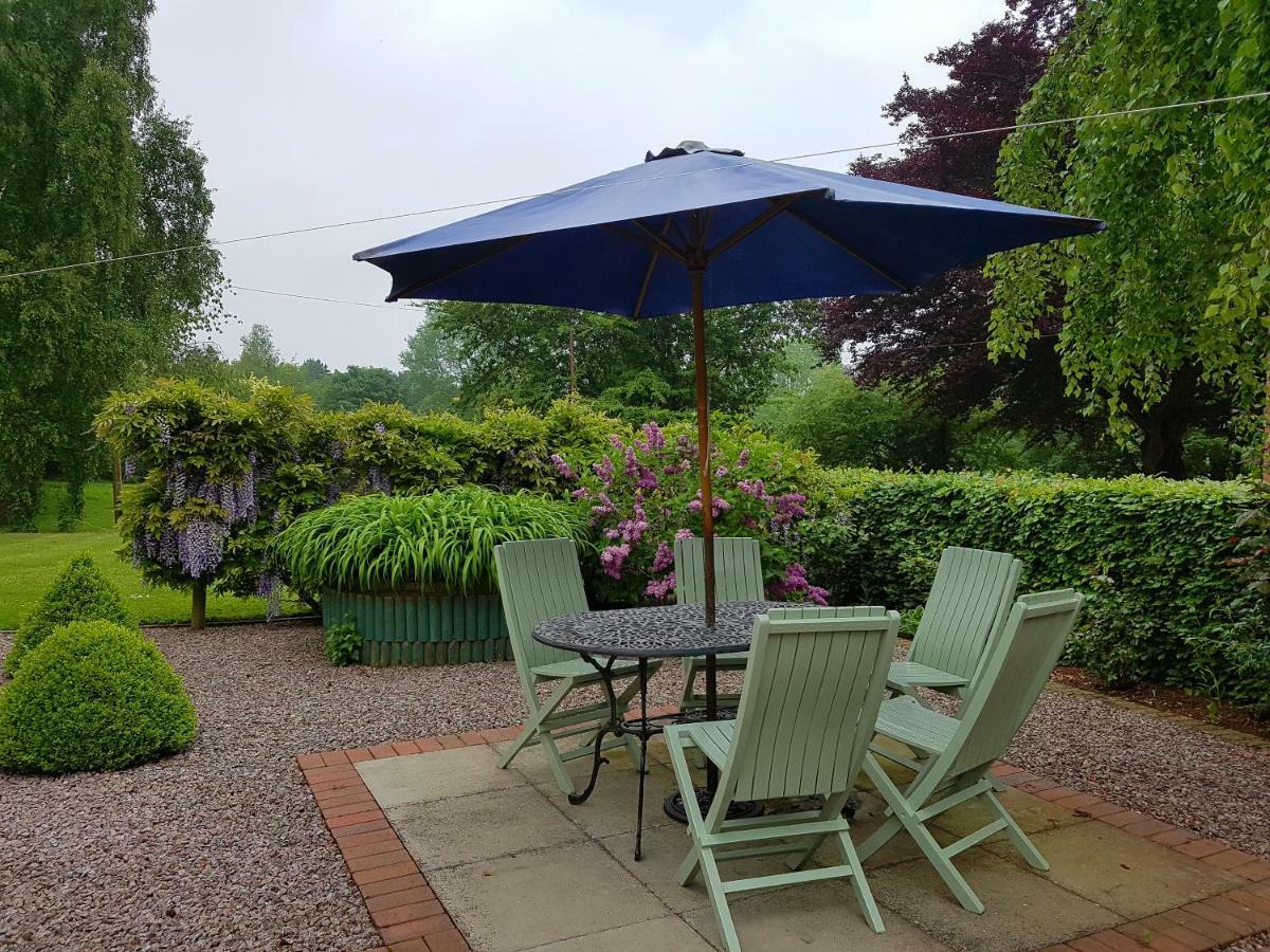Surlingham Lodge Garden Cottage In Rspb Village Near 노리치 외부 사진